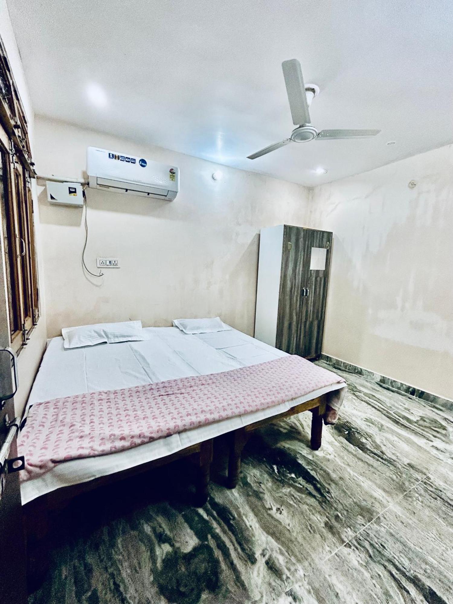 Vishwanath Residency Villa Prayagraj Esterno foto
